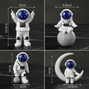 Kit com 4 Estátuas Astronautas Decorativos