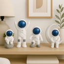 Kit com 4 Estátuas Astronautas Decorativos