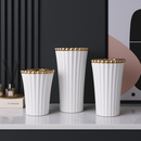 Vaso de Cerâmica Galvanizado com Coroa – Design Moderno e Sofisticado