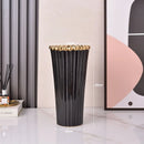Vaso de Cerâmica Galvanizado com Coroa – Design Moderno e Sofisticado