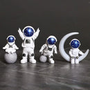 Kit com 4 Estátuas Astronautas Decorativos