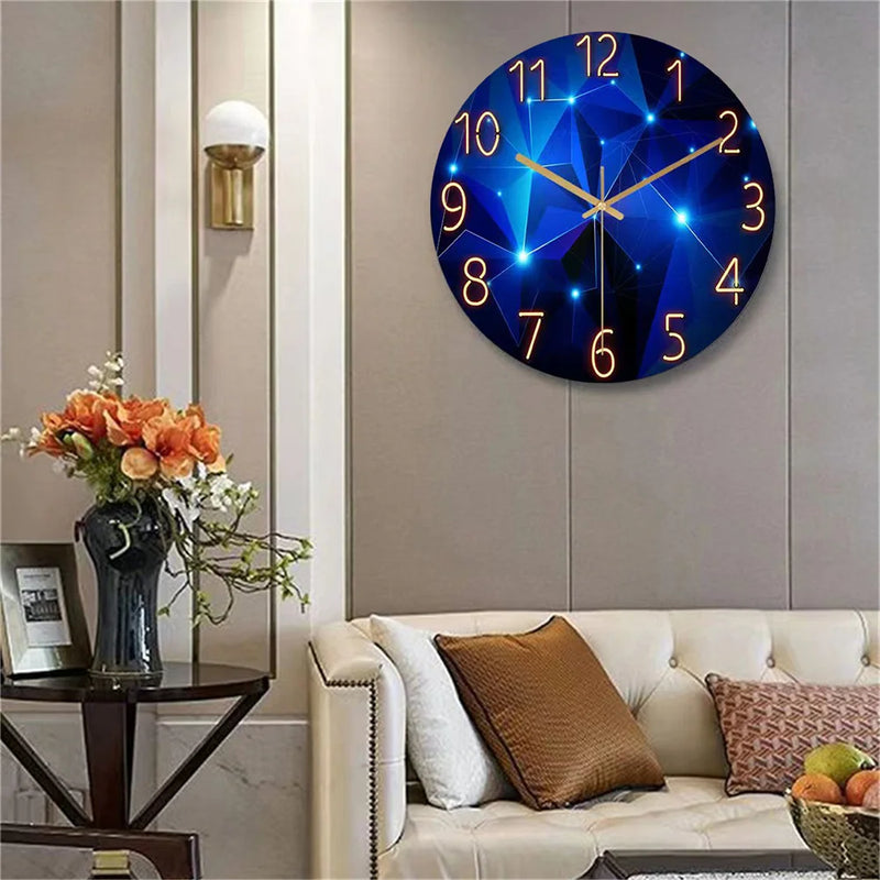Relógio Estelar Geométrico – Design moderno em azul profundo com iluminação suave