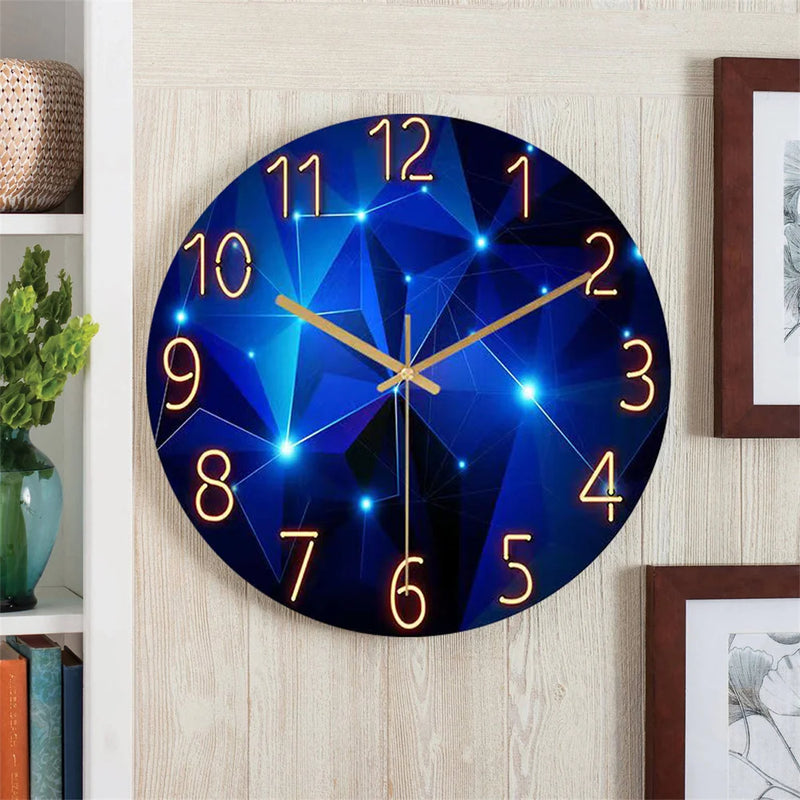 Relógio Estelar Geométrico – Design moderno em azul profundo com iluminação suave