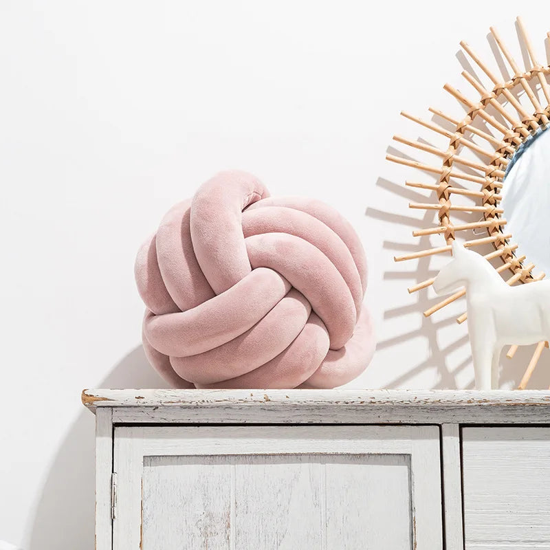 Almofada Nó Escandinavo – Design, Aconchego e Estilo em uma Só Peça